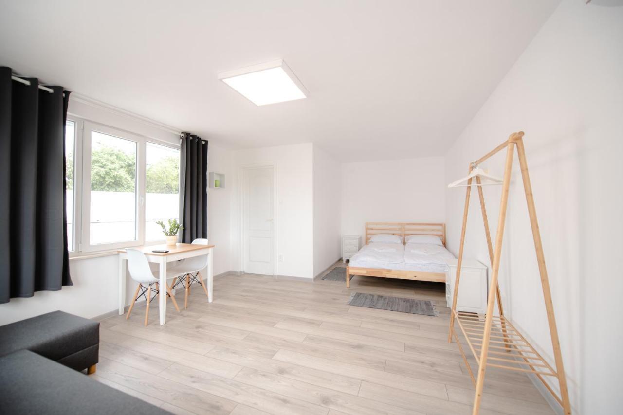 Pixel Guesthouse Tîrgu Secuiesc Exteriör bild