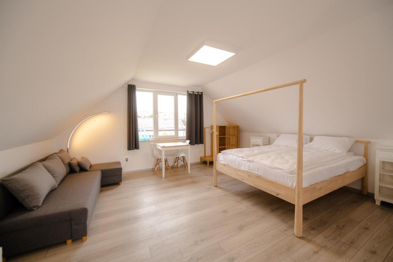 Pixel Guesthouse Tîrgu Secuiesc Exteriör bild