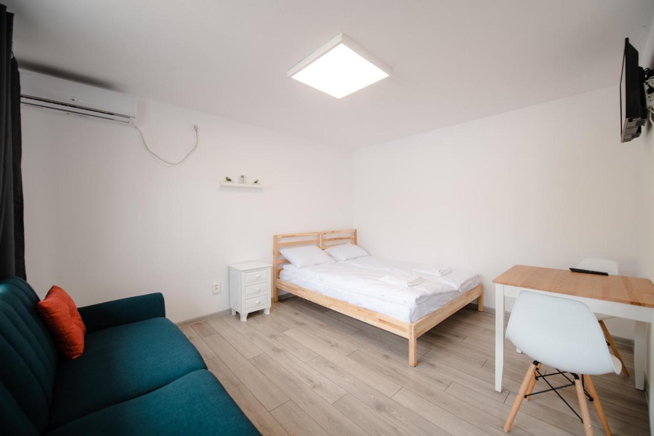 Pixel Guesthouse Tîrgu Secuiesc Exteriör bild