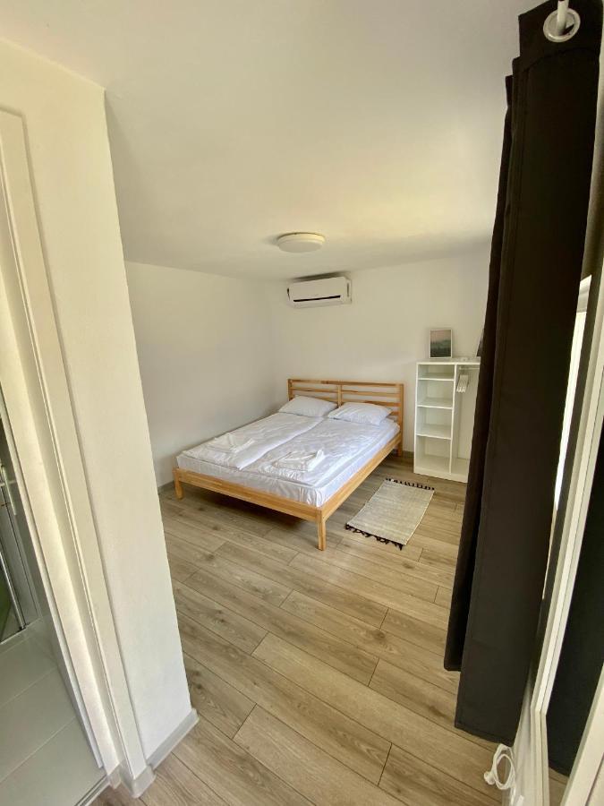Pixel Guesthouse Tîrgu Secuiesc Exteriör bild