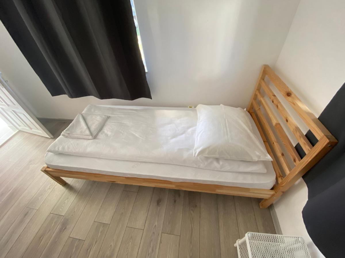 Pixel Guesthouse Tîrgu Secuiesc Exteriör bild