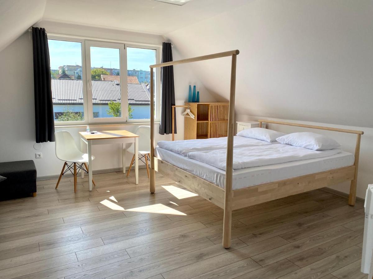 Pixel Guesthouse Tîrgu Secuiesc Exteriör bild