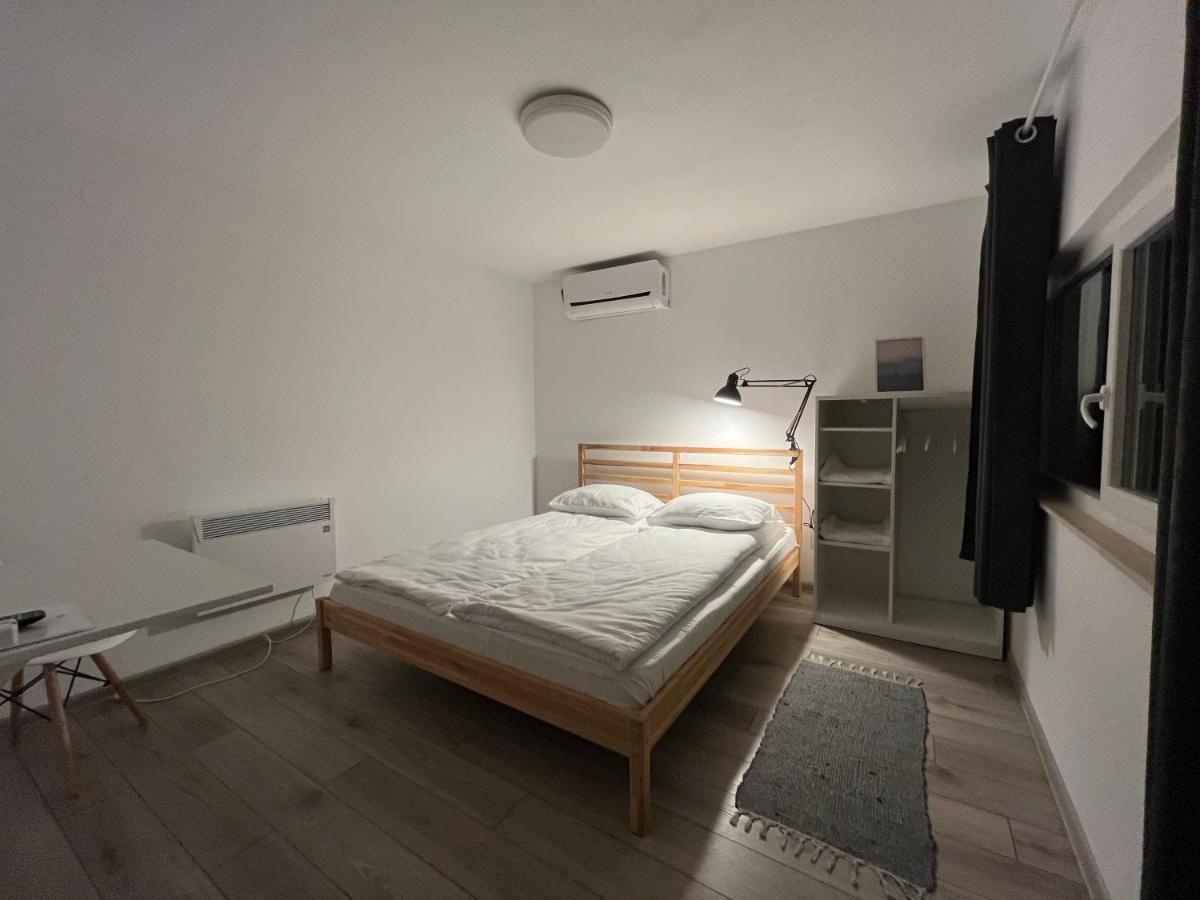 Pixel Guesthouse Tîrgu Secuiesc Exteriör bild