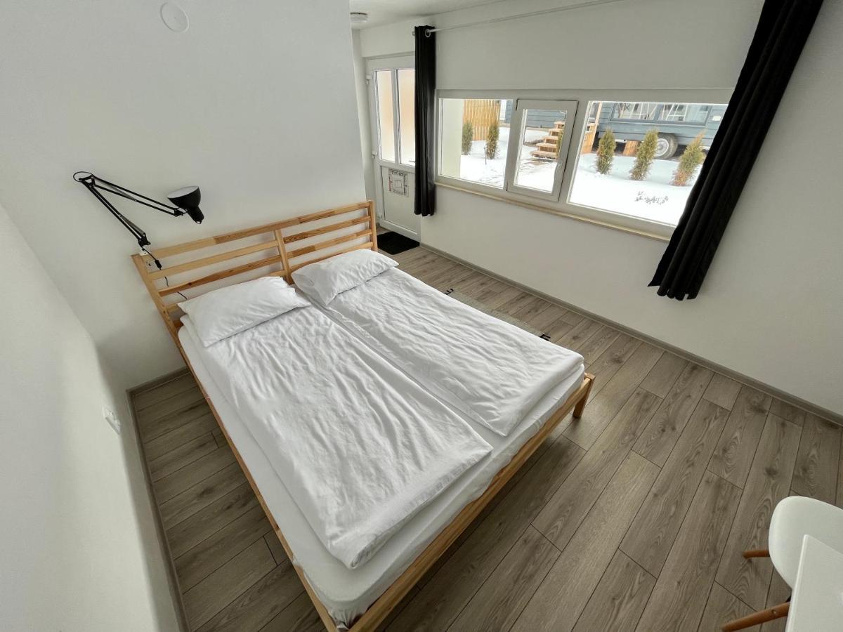 Pixel Guesthouse Tîrgu Secuiesc Exteriör bild