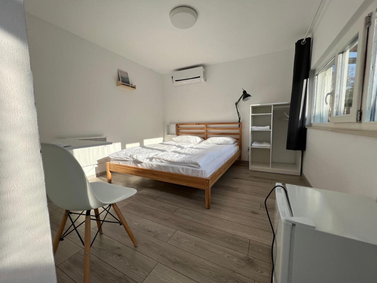 Pixel Guesthouse Tîrgu Secuiesc Exteriör bild