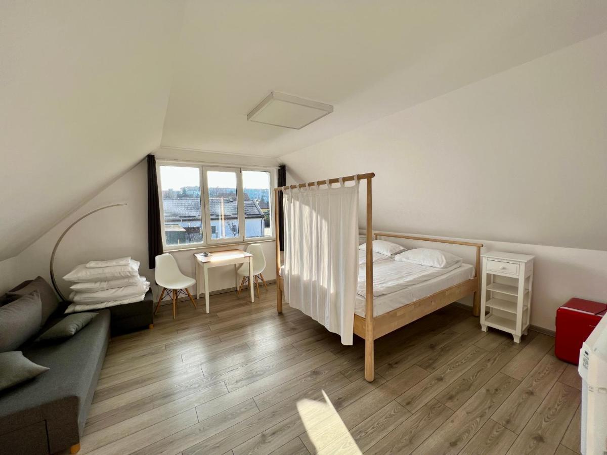 Pixel Guesthouse Tîrgu Secuiesc Exteriör bild