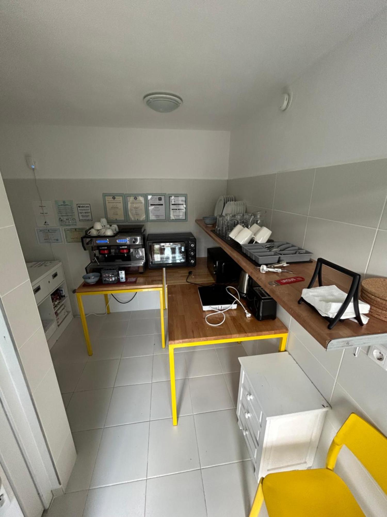 Pixel Guesthouse Tîrgu Secuiesc Exteriör bild