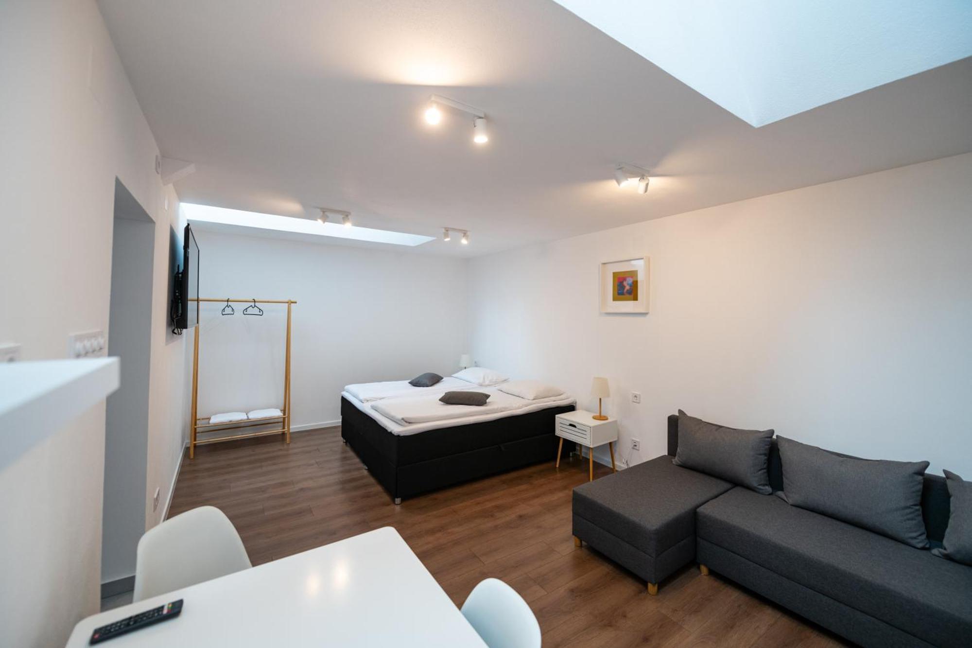 Pixel Guesthouse Tîrgu Secuiesc Exteriör bild